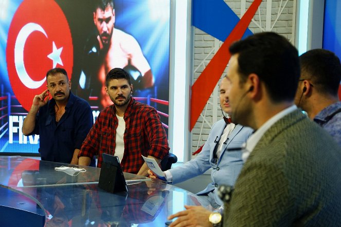 Şampiyon - Episode 29 - De la película - Tolgahan Sayışman