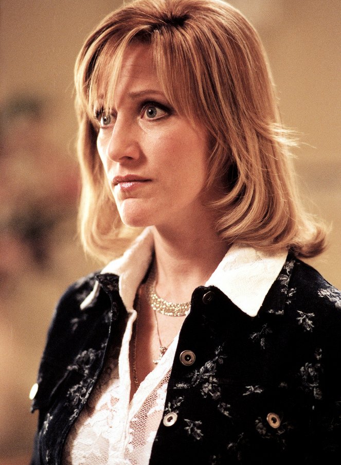 The Sopranos - Watching Too Much Television - Photos - Edie Falco