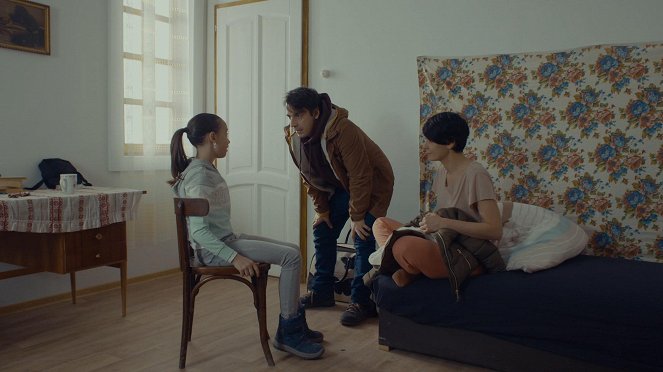 Drága örökösök - Season 1 - Bújócska - Filmfotók - Árven Bíró, Lehel Kovács, Ildikó Tornyi