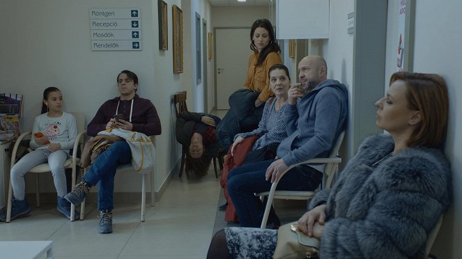 Drága örökösök - Season 1 - Negyvenhét, harmincegy, tizenhét… - Z filmu - Árven Bíró, Lehel Kovács, Tamás Mohai, Anna Horváth Sisa, Zsuzsa Csarnóy, Ferenc Lengyel, Zsuzsa Járó