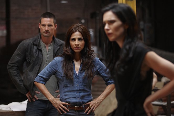 Alphas - Season 1 - The Unusual Suspects - Z filmu - Warren Christie, Azita Ghanizada