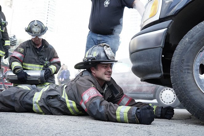 Chicago Fire - Category 5 - Making of - Taylor Kinney
