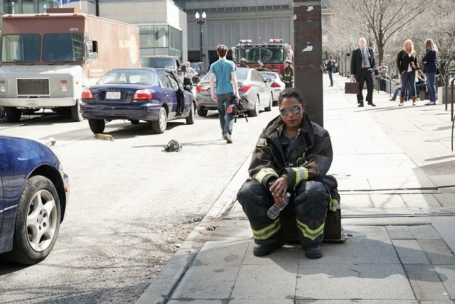Chicago Fire - Category 5 - Making of - Monica Raymund