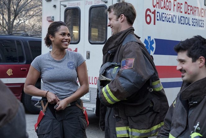 Chicago Fire - Season 3 - Kategoria 5 - Z realizacji - Monica Raymund, Jesse Spencer