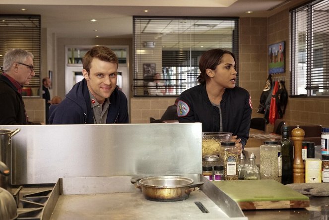 Chicago Fire - We Called Her Jellybean - Making of - Jesse Spencer, Monica Raymund