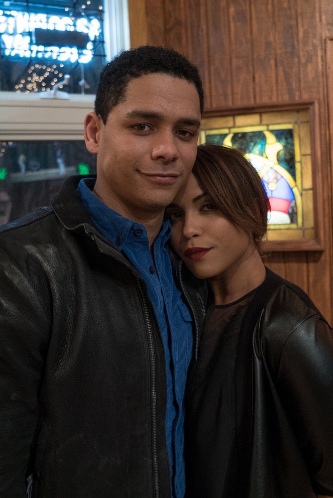 Chicago Fire - You Know Where to Find Me - Making of - Charlie Barnett, Monica Raymund