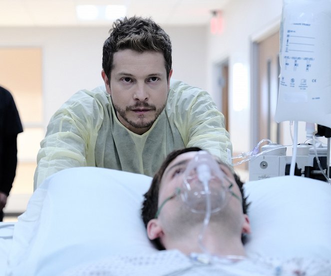 The Resident - Burn It All Down - Photos - Matt Czuchry