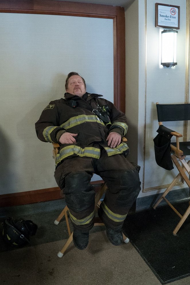 Chicago Fire - Jestem apokalipsą - Z realizacji - Christian Stolte