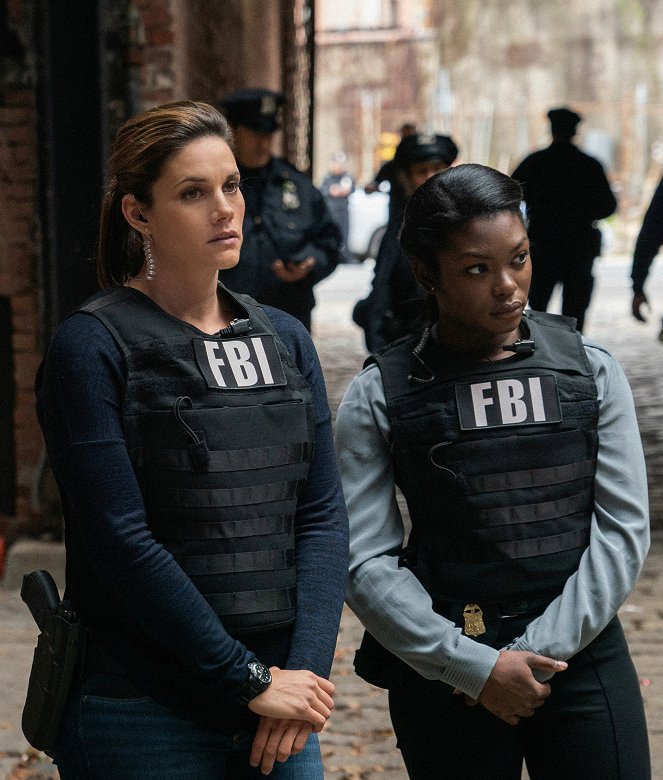 FBI: Special Crime Unit - Season 2 - Ties That Bind - Photos - Missy Peregrym, Ebonee Noel