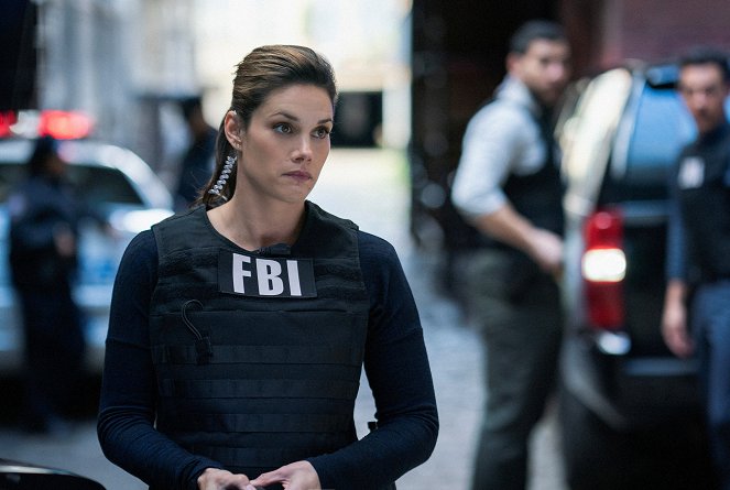 FBI: Special Crime Unit - Season 2 - Ties That Bind - Photos - Missy Peregrym
