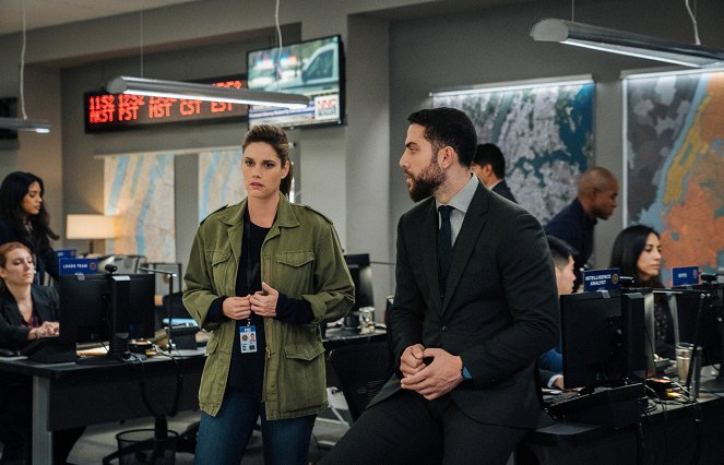 FBI: Special Crime Unit - Ties That Bind - Photos - Missy Peregrym, Zeeko Zaki