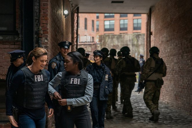 FBI: Special Crime Unit - Season 2 - Ties That Bind - Photos - Missy Peregrym, Ebonee Noel
