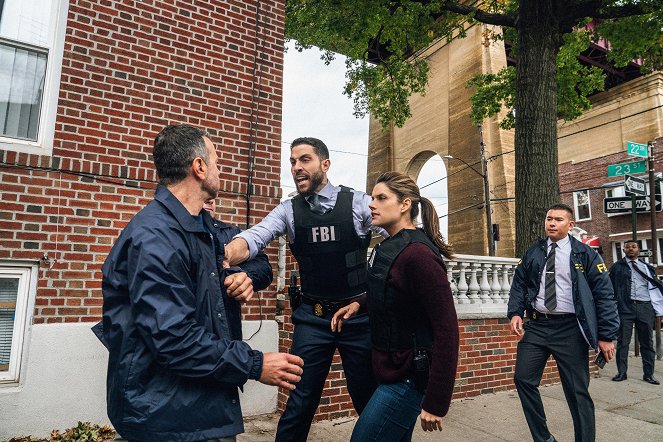 FBI: Special Crime Unit - Salvation - Photos - Zeeko Zaki, Missy Peregrym