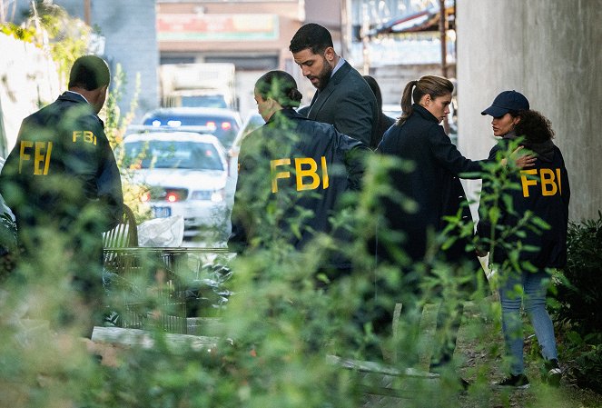 FBI: Special Crime Unit - Salvation - Photos - Zeeko Zaki, Missy Peregrym, Jade Fernandez