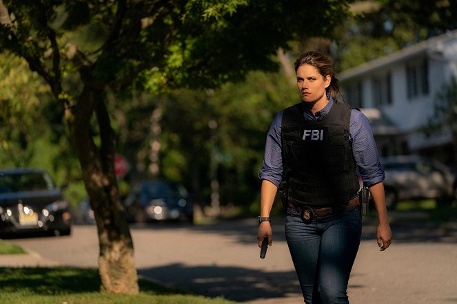 FBI: Special Crime Unit - Season 2 - Crossroads - Photos - Missy Peregrym