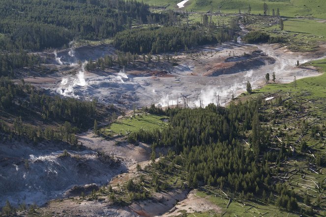 Aerial America - Yellowstone - Photos