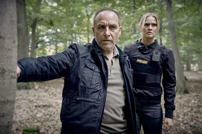 Cobra 11 - Season 26 - Az újonc - Filmfotók - Erdogan Atalay, Pia Stutzenstein