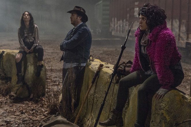 The Walking Dead - A Certain Doom - Photos - Josh McDermitt, Paola Lázaro