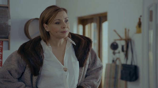 Drága örökösök - Ökörapáti hangja - De la película - Zsuzsa Járó