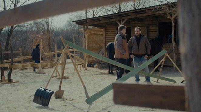 Drága örökösök - Ökörapáti hangja - Kuvat elokuvasta - Balázs Varga