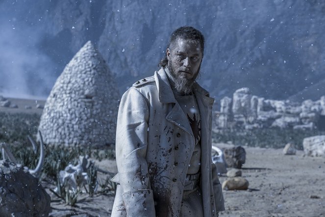 Raised by Wolves - Lost Paradise - Photos - Travis Fimmel