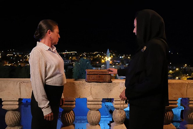 Hercai - Season 3 - Episode 1 - Photos - Güneş Hayat