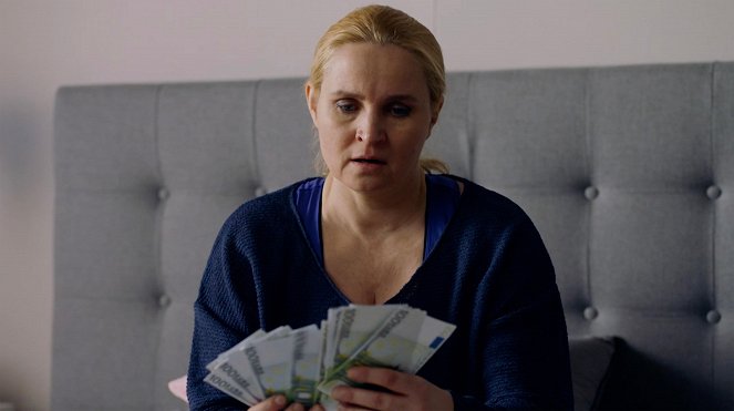 Ex-Onnelliset - Läjäsuku - De la película