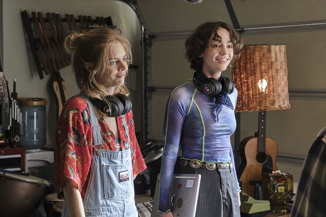 Bill & Ted Face The Music - Filmfotos - Samara Weaving, Brigette Lundy-Paine
