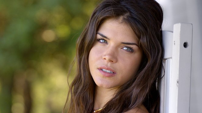 Isolation - Z filmu - Marie Avgeropoulos