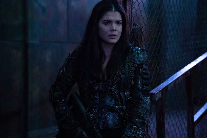 The 100 - The Dying of the Light - Photos
