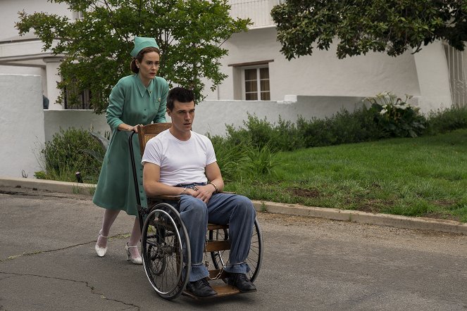 Ratched - Angel of Mercy: Part Two - Photos - Sarah Paulson, Finn Wittrock