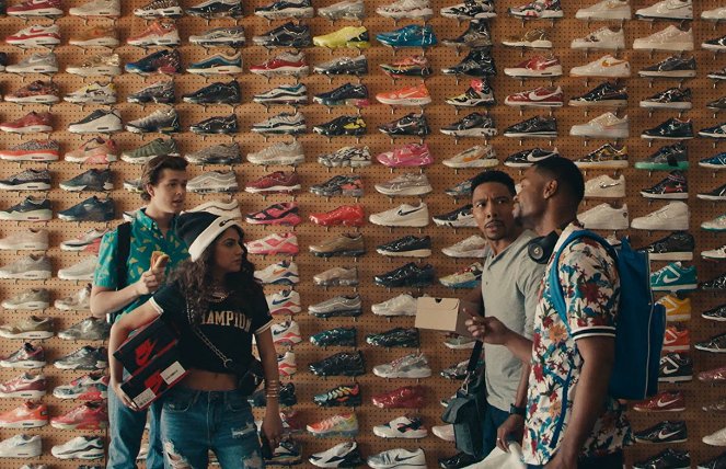 Sneakerheads - Edzőcipő minden mennyiségben - Egy lépés előre, kettő hátra - Filmfotók