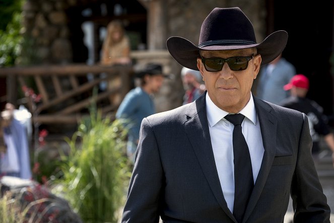 Yellowstone - Season 3 - You’re the Indian Now - Photos - Kevin Costner