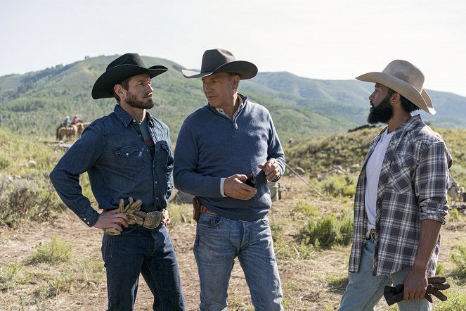 Yellowstone - Freight Trains and Monsters - Filmfotók - Ian Bohen, Kevin Costner, Denim Richards