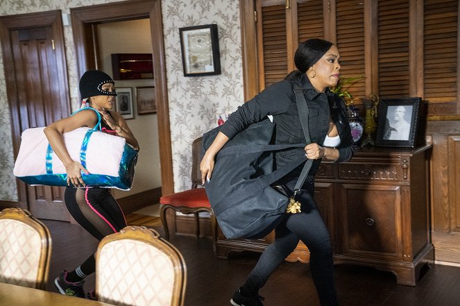 Claws - What Is Happening to America - Photos - Karrueche Tran, Niecy Nash