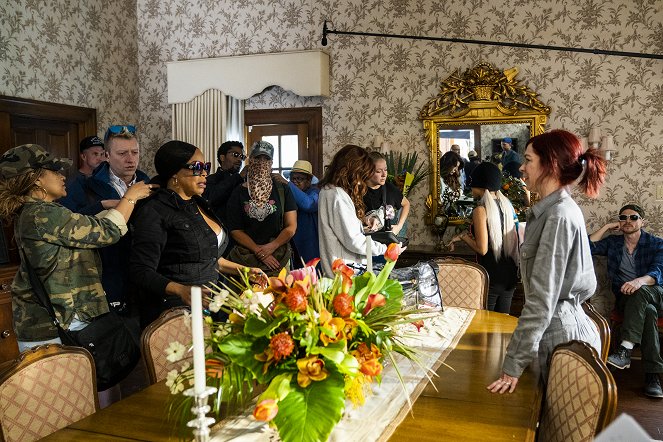 Claws - What Is Happening to America - Tournage - Niecy Nash, Carrie Preston