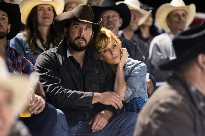 Yellowstone - Season 3 - Photos - Cole Hauser, Kelly Reilly