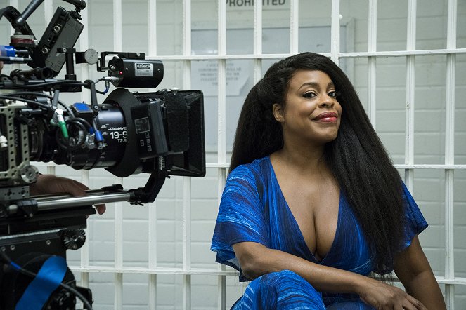 Claws - Crossroads - Tournage - Niecy Nash