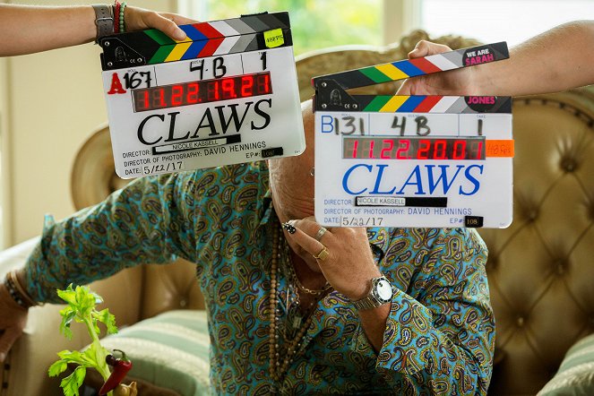Claws - Teatro - Del rodaje