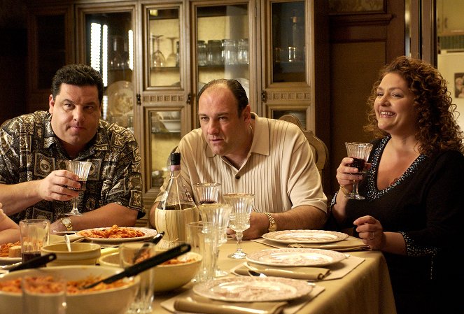 Die Sopranos - Season 5 - Wo ist Johnny? - Filmfotos - Steve Schirripa, James Gandolfini, Aida Turturro