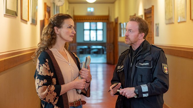 SOKO Wismar - Die Sprache der Wunden - De la película - Nadine Baier, Mathias Junge