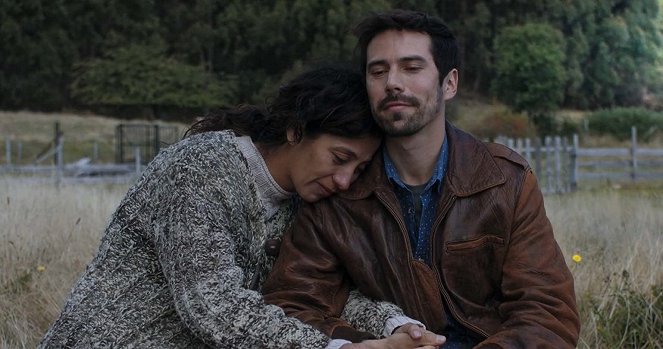 Los fuertes - Filmfotos - Marcela Salinas, Samuel González