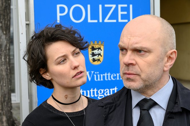 Kriminálka Stuttgart - Ruhe in Frieden - Z filmu - Nina Siewert, Attila Borlan