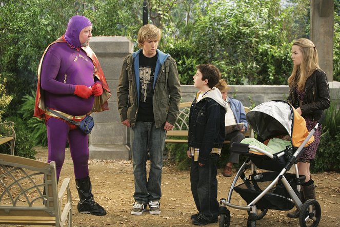 Good Luck Charlie - Baby Come Back - Filmfotos - Mike Hagerty, Jason Dolley, Bradley Steven Perry, Bridgit Mendler