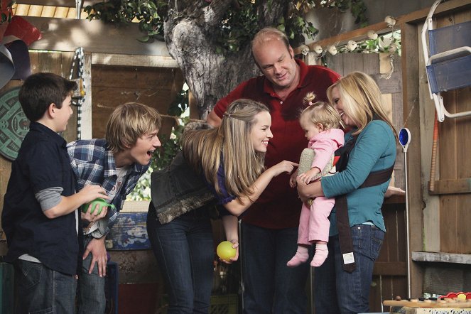 Good Luck Charlie - Dance Off - De la película - Jason Dolley, Bridgit Mendler, Eric Allan Kramer