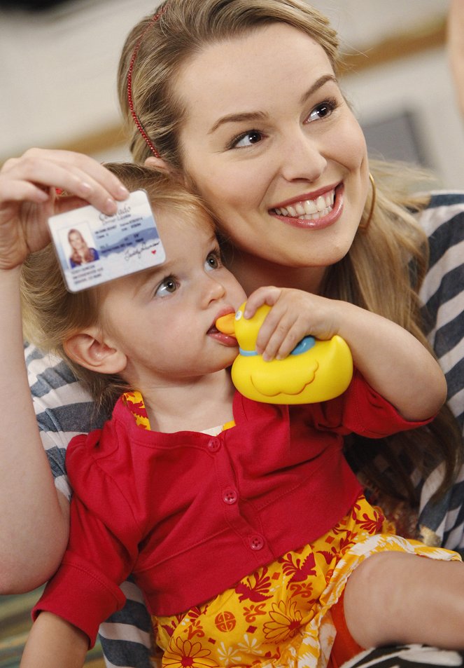Good Luck Charlie - Driving Mrs. Dabney - Photos