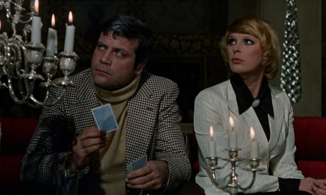 ...e poi, non ne rimase nessuno - Filmfotók - Oliver Reed, Elke Sommer