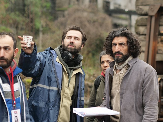 Gölgeler İçinde - Van de set - Erdem Tepegoz, Numan Acar