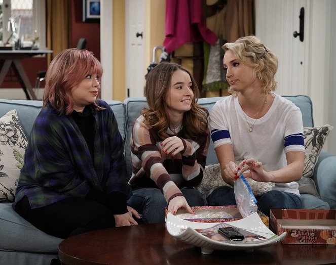 Last Man Standing - Season 7 - Cabin Pressure - Photos - Amanda Fuller, Kaitlyn Dever, Molly McCook