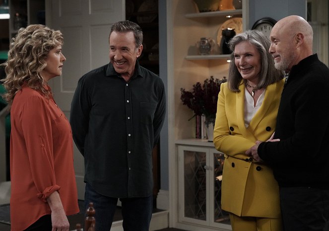 Last Man Standing - Season 7 - Otherwise Engaged - Photos - Nancy Travis, Tim Allen, Susan Sullivan, Hector Elizondo